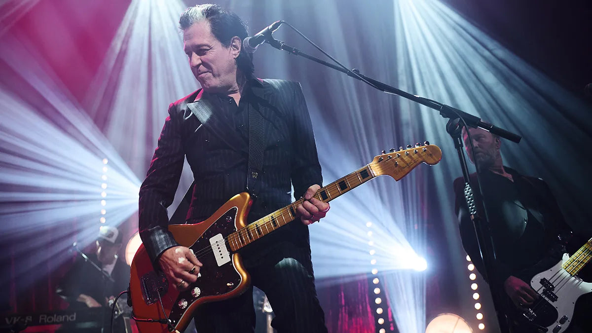 Source Audio Visits Queens of the Stone Age & The Violet Grohl Band